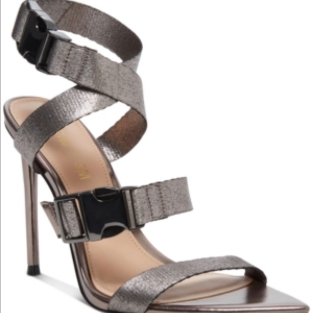 LIMITED! NWOT Winnie Harlow Buckle Stiletto Heel 7.5